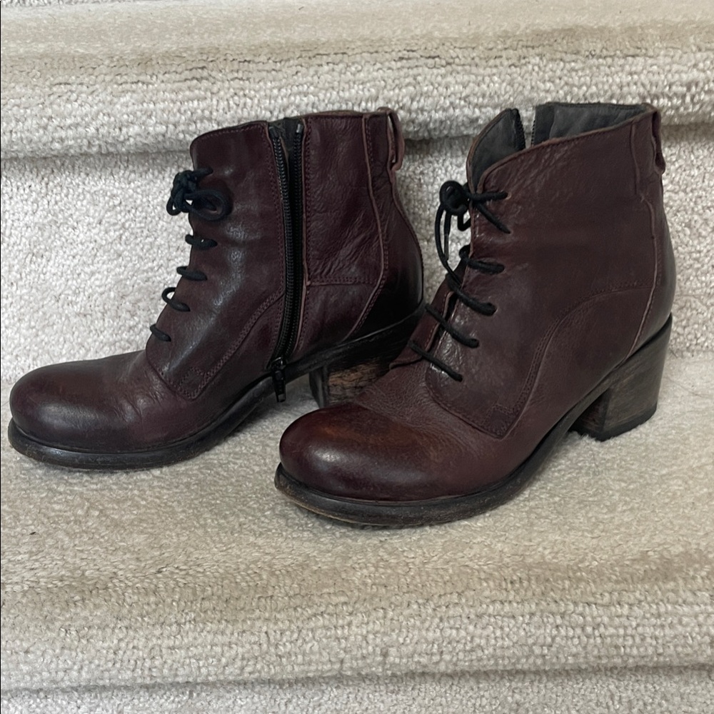 Moma Dark Brown Lace-Up Leather Boots